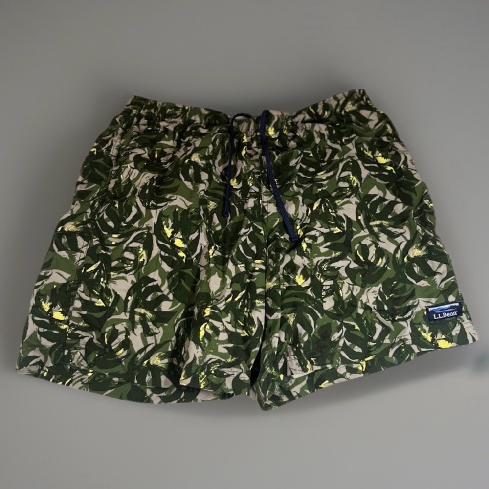 L.L.Bean Men’s Swim Trunks Size L Green Camo Leaf Print Mesh Lined Drawstring - Picture 2 of 16